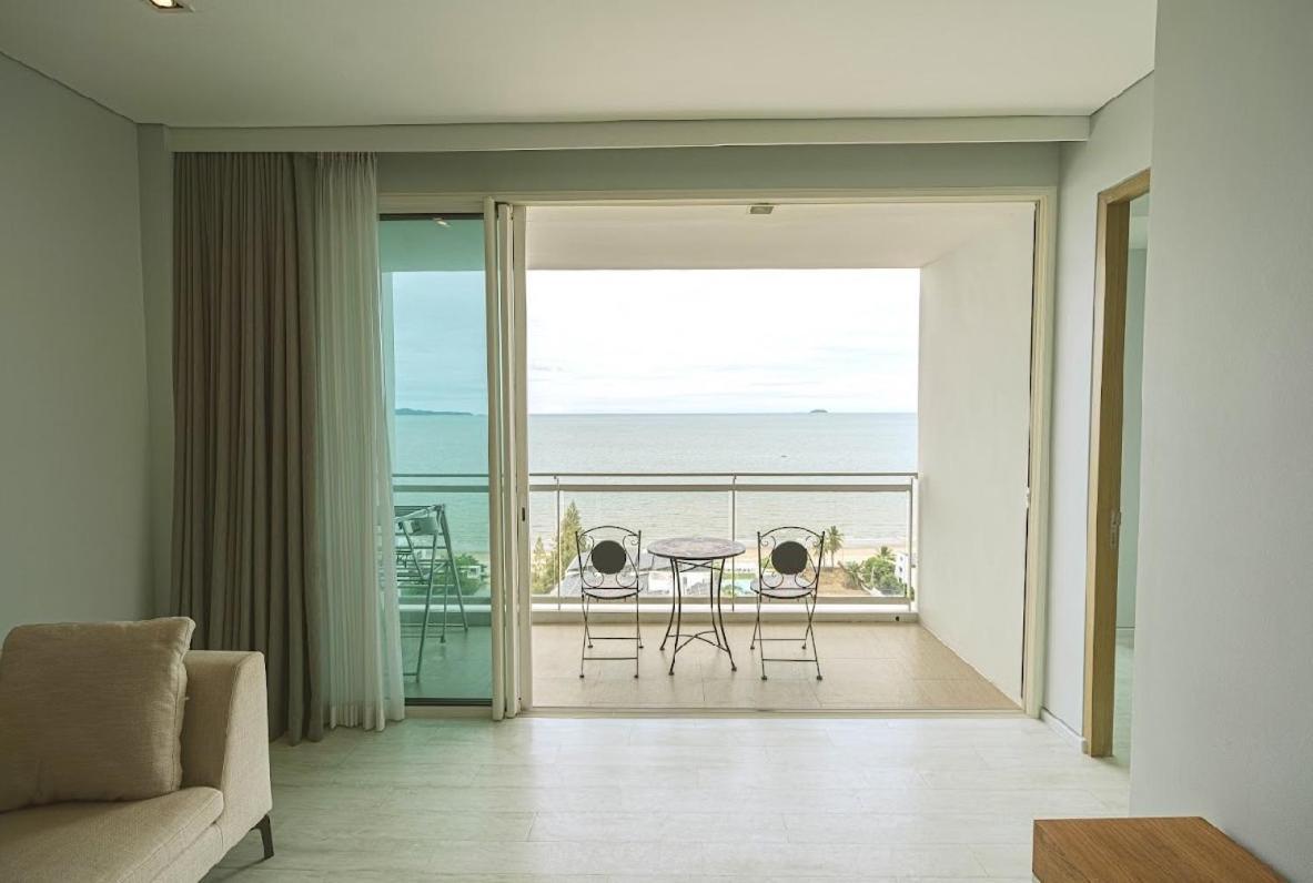 Veranda Residences Pattaya By Phung Praia de Jomtien Exterior foto